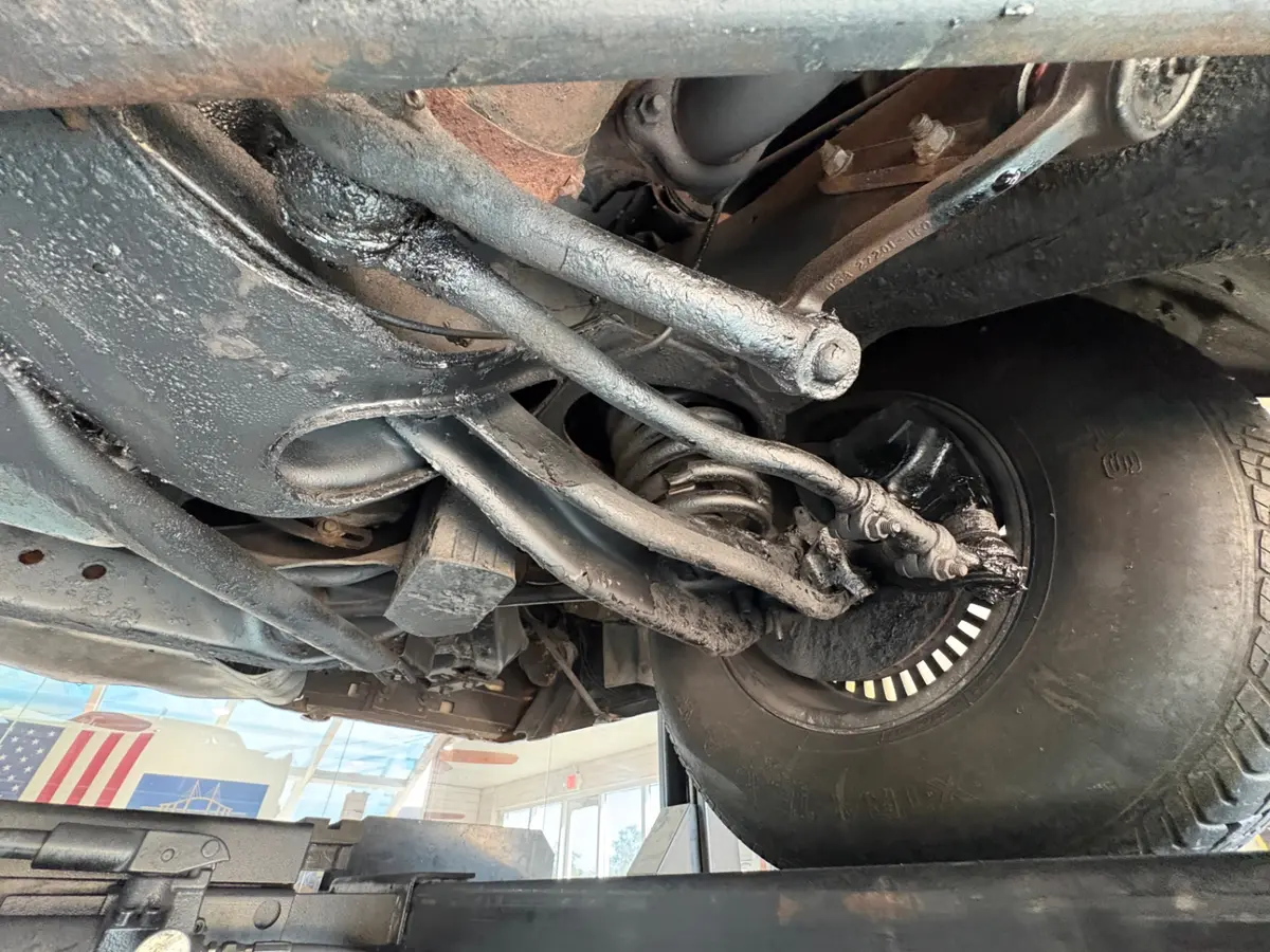 Vehicle photo 54