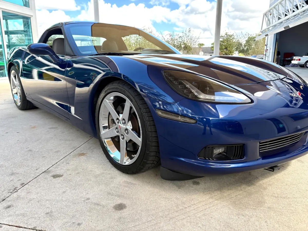 Vehicle photo 20