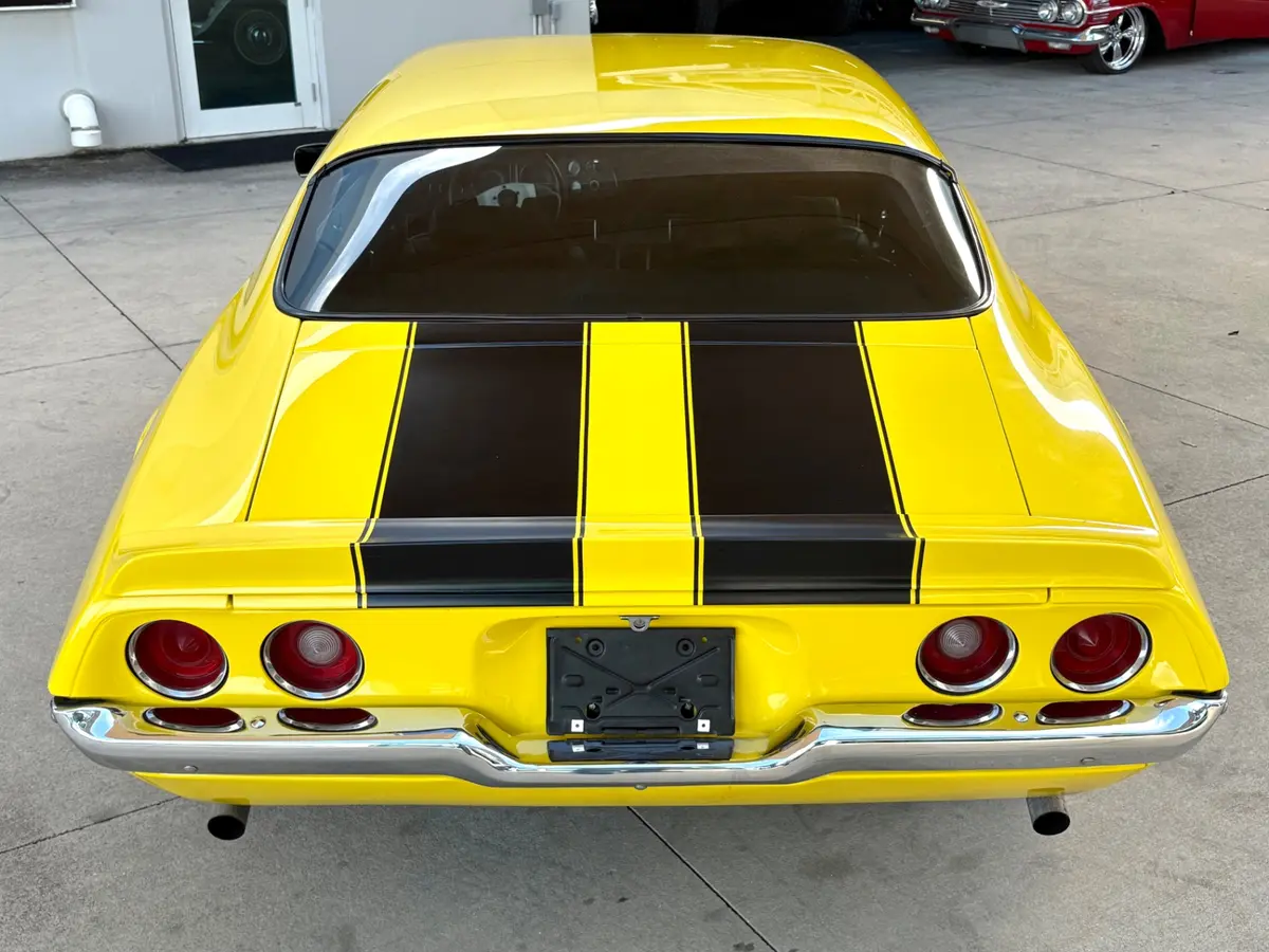 Vehicle photo 8