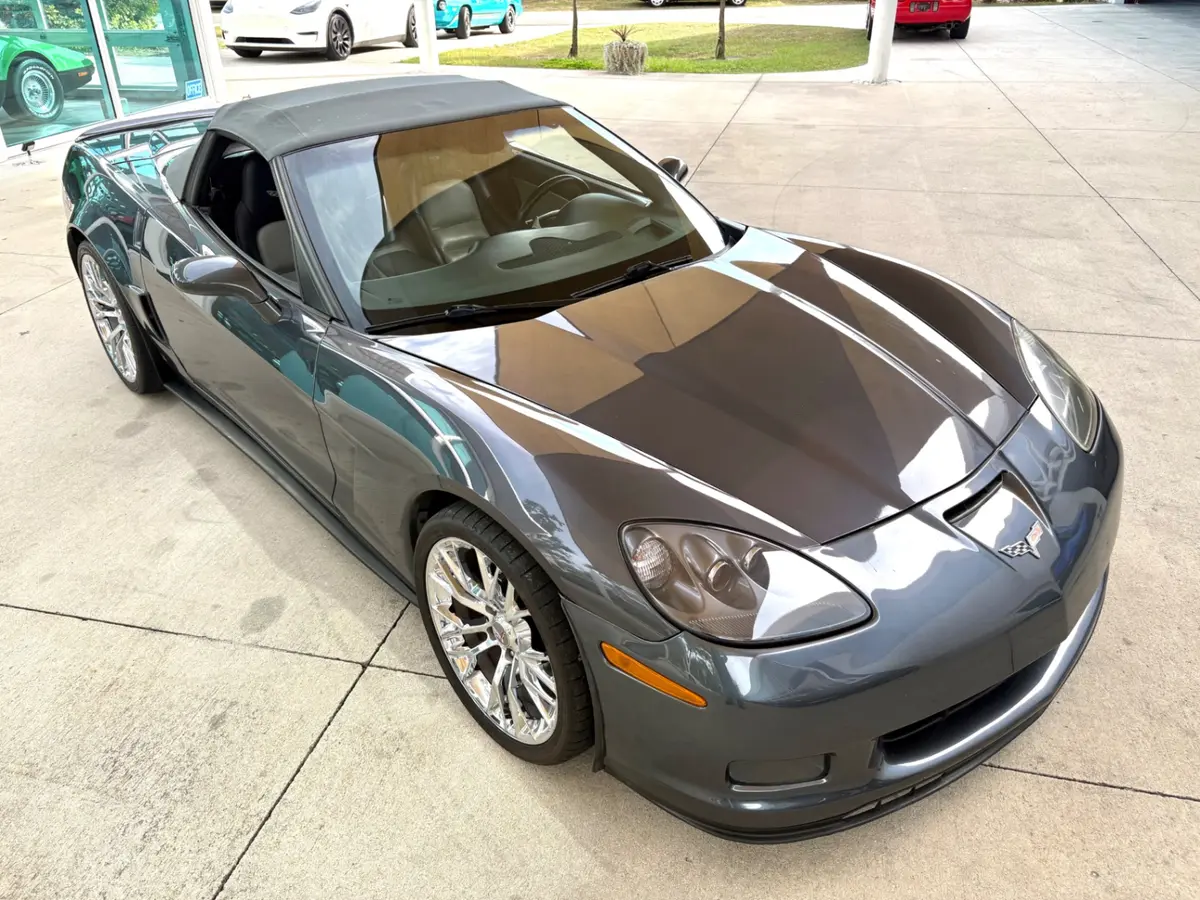 Vehicle photo 21