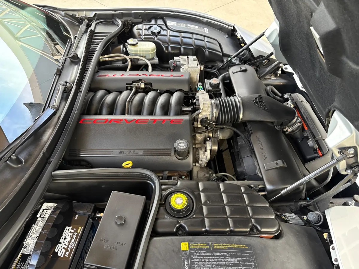 Vehicle photo 30