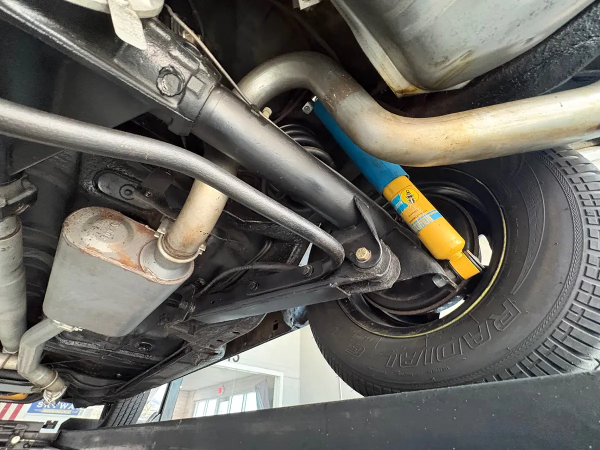 Vehicle photo 54