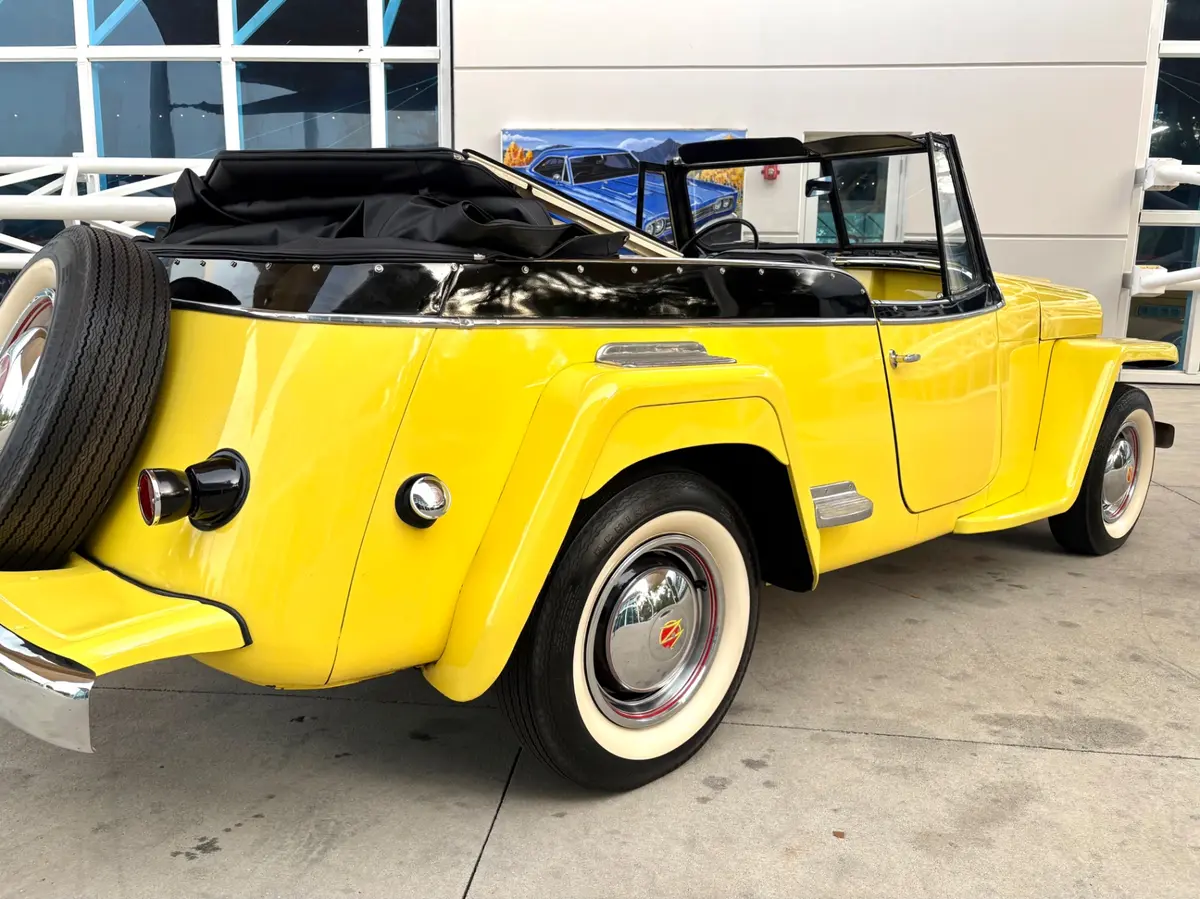 Vehicle photo 16