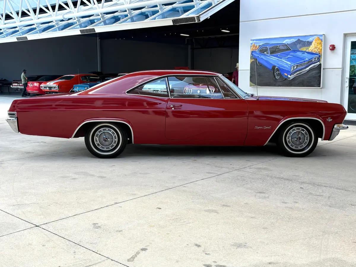 Vehicle photo 5