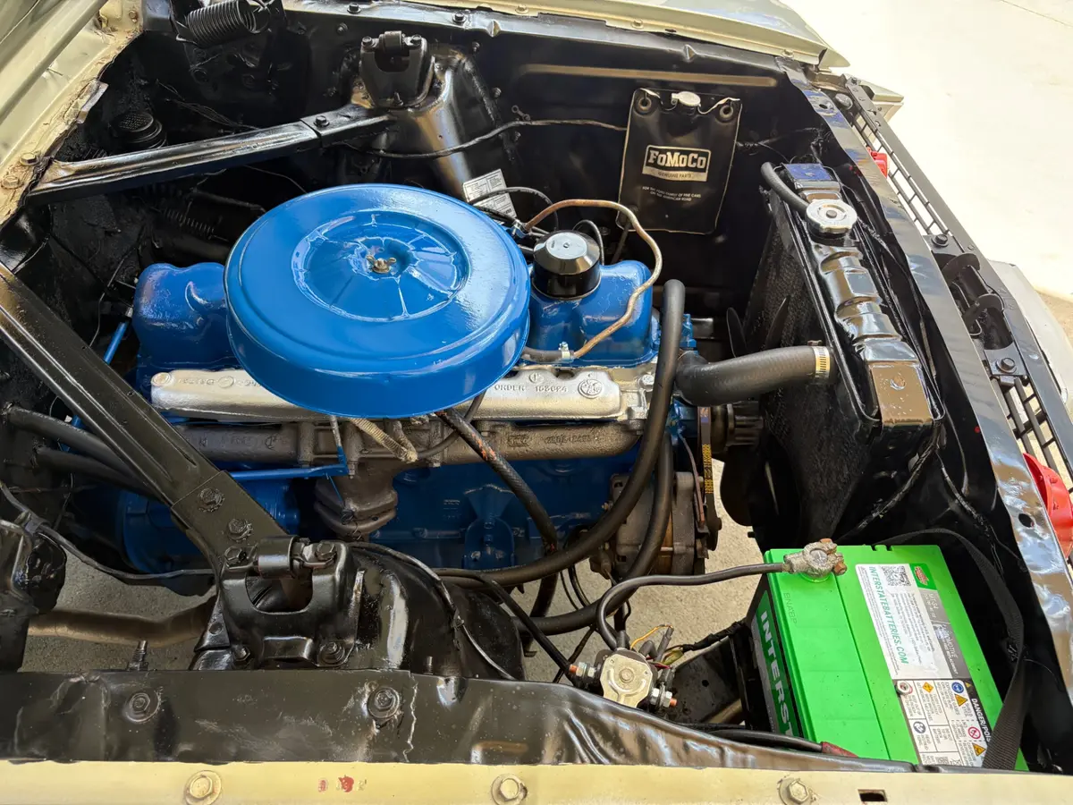 Vehicle photo 24