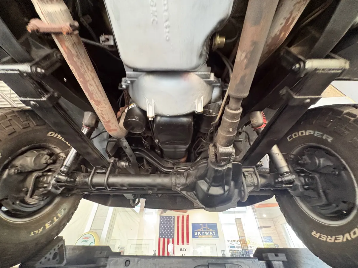 Vehicle photo 50