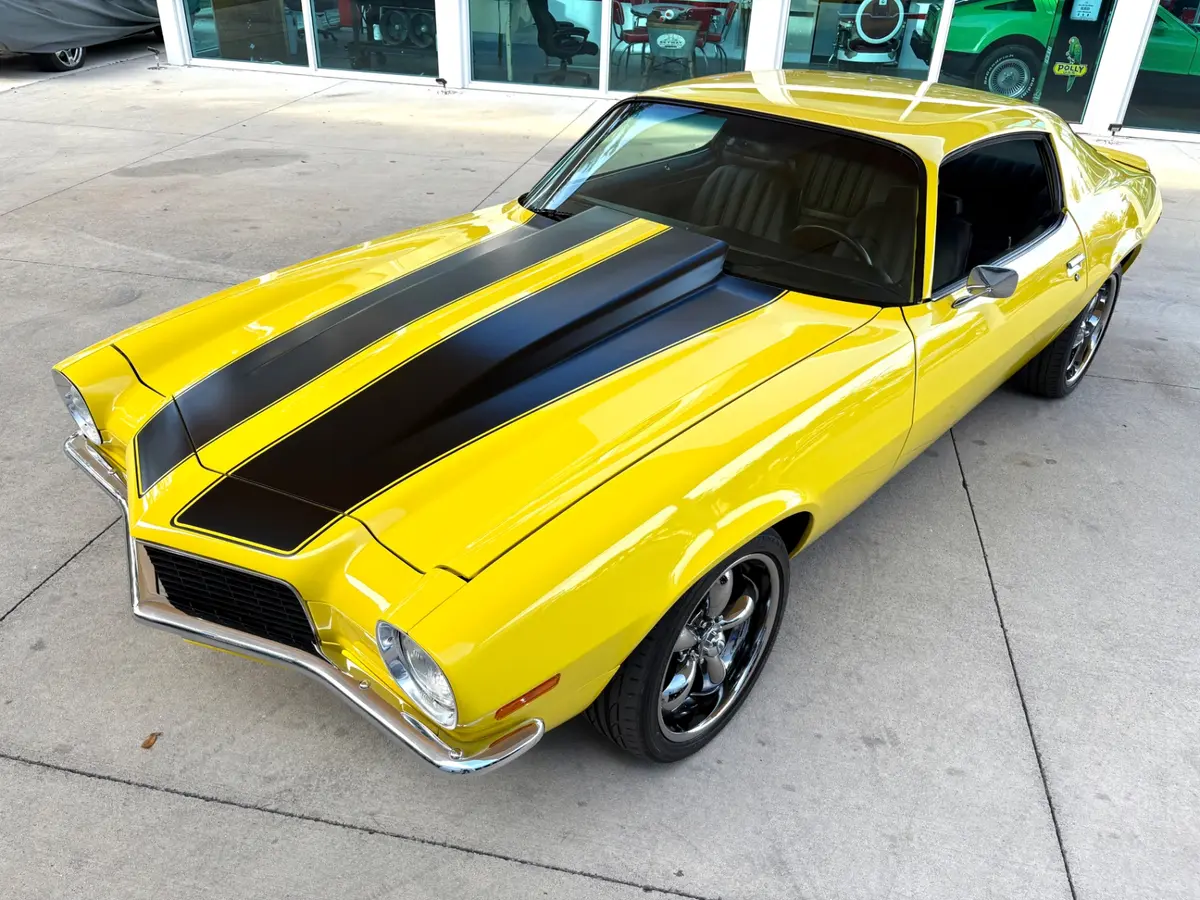 Vehicle photo 20