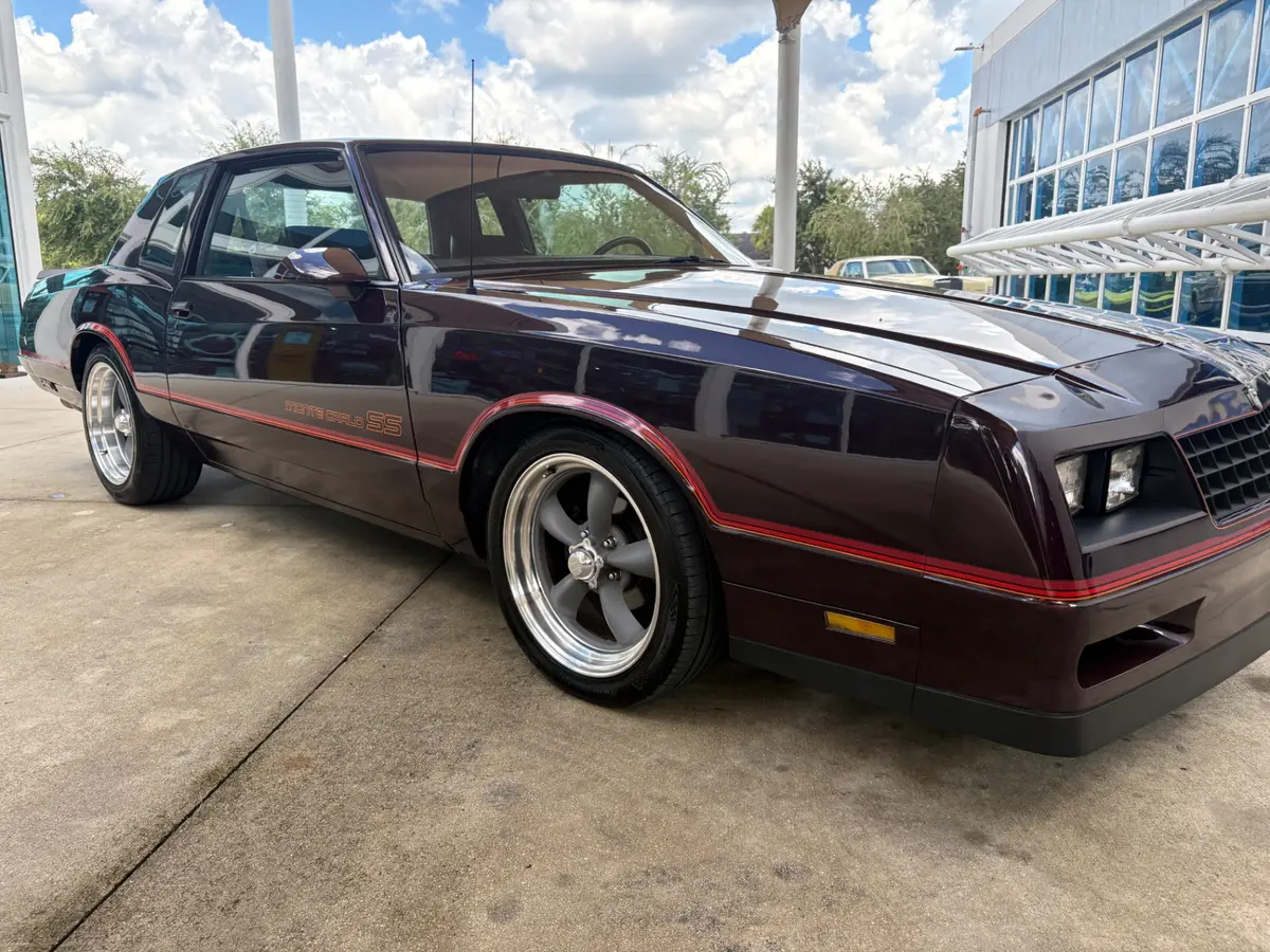 Vehicle photo 19
