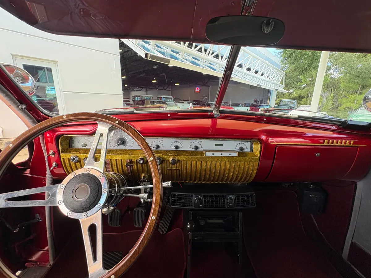 Vehicle photo 35