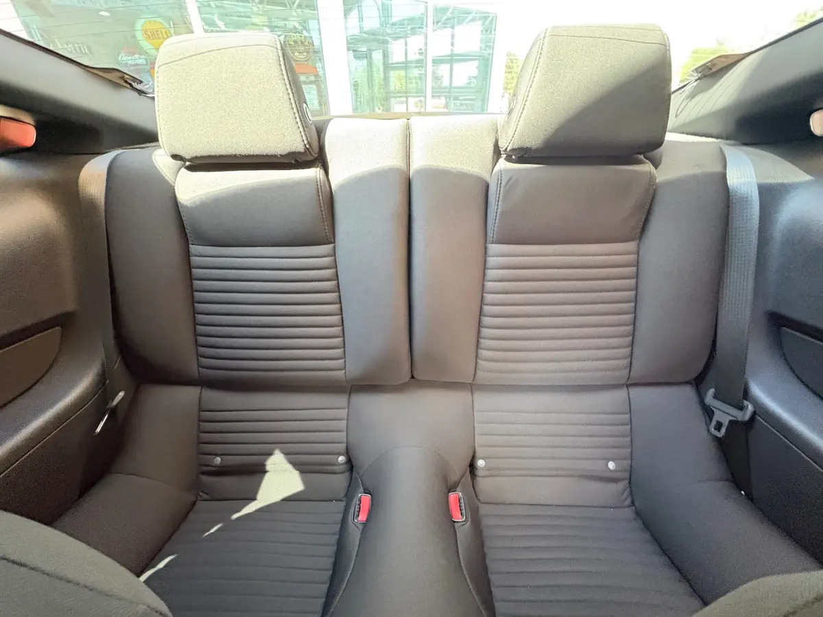 Vehicle photo 35