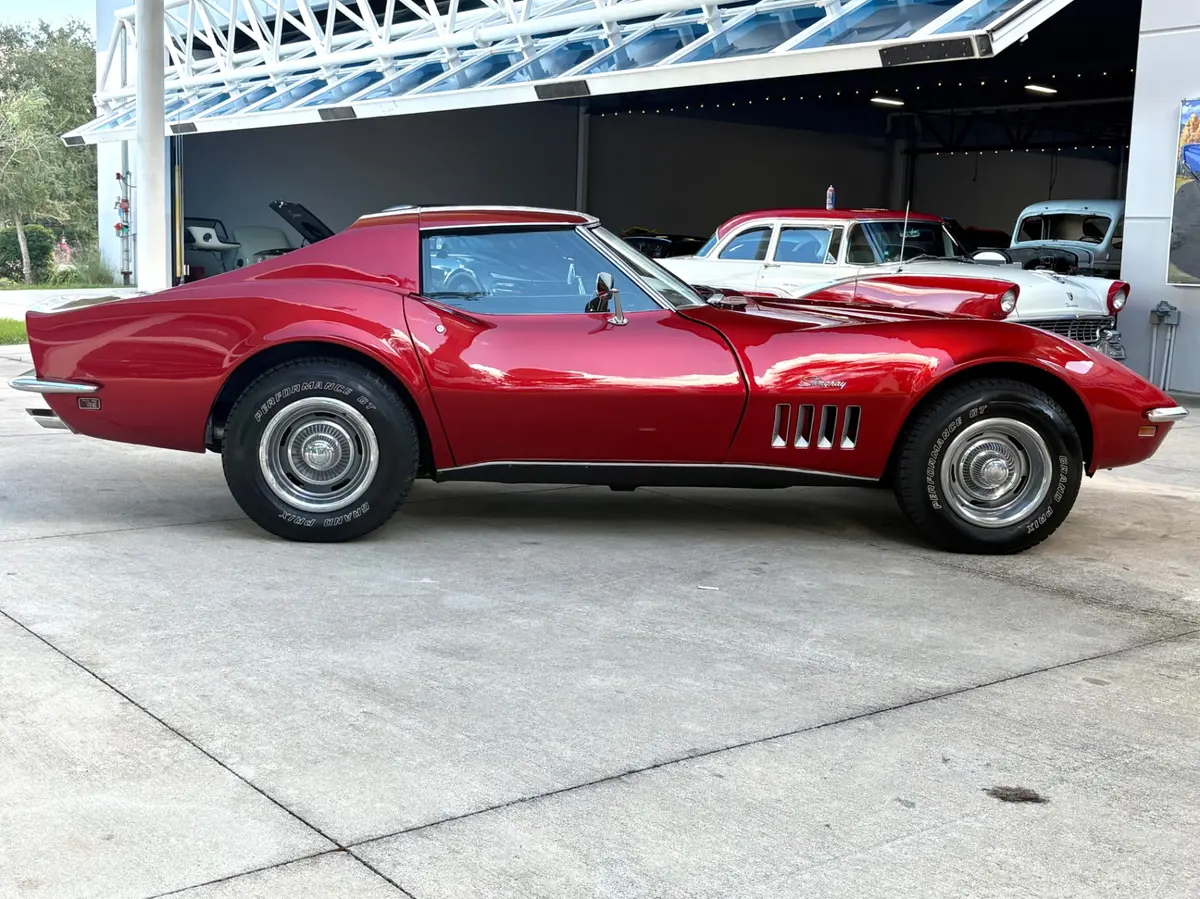 Vehicle photo 5
