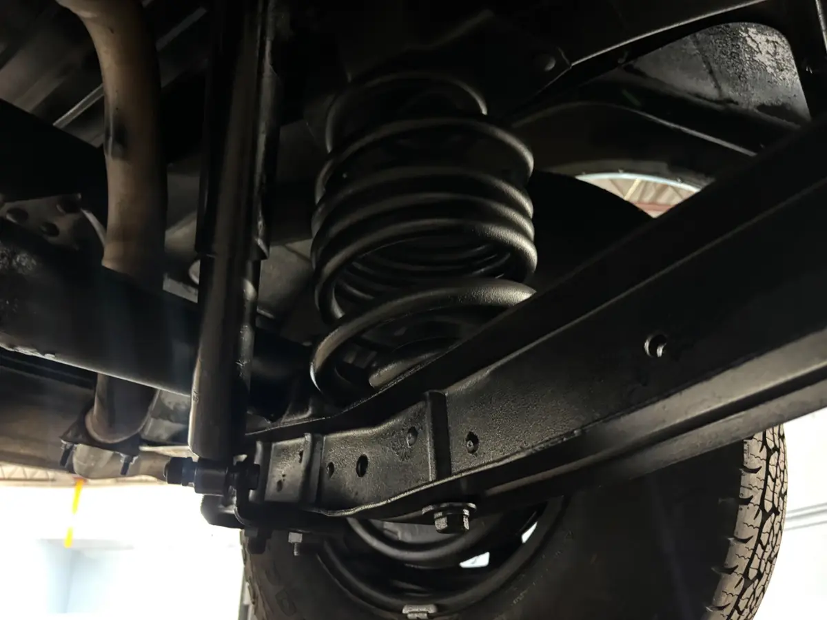 Vehicle photo 46