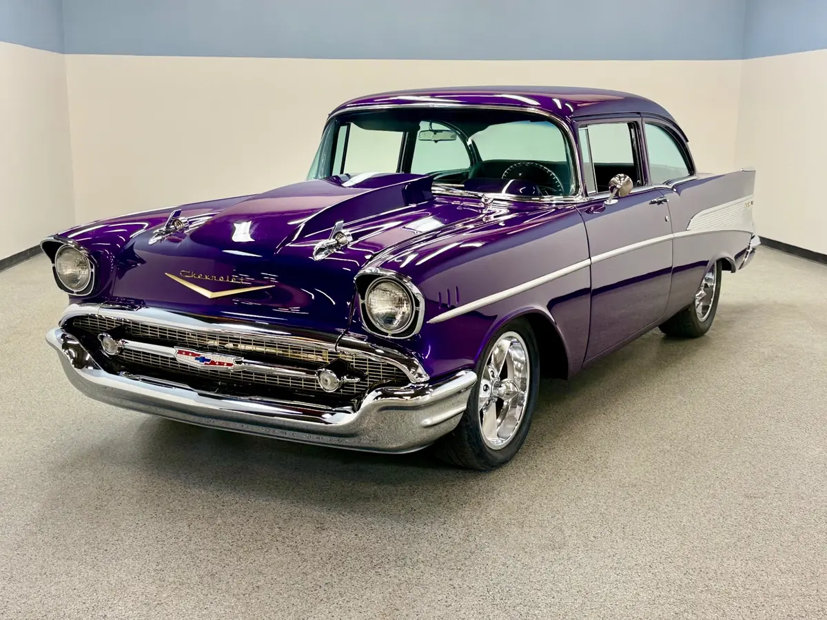 Vehicle photo 1