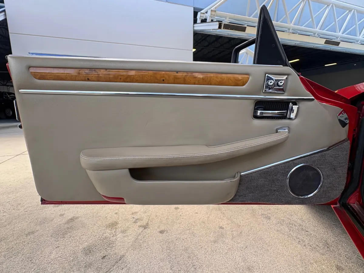 Vehicle photo 34