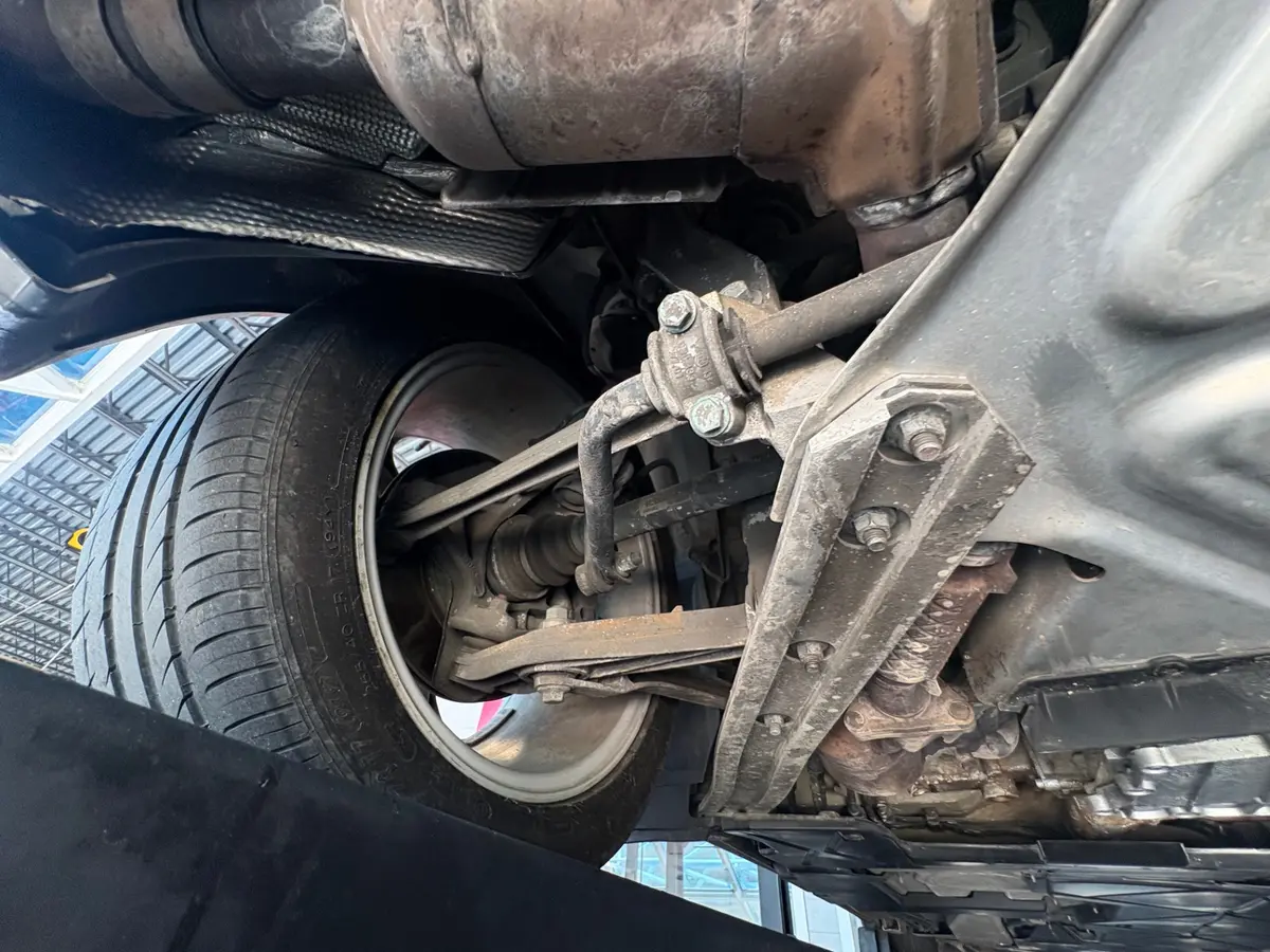 Vehicle photo 42