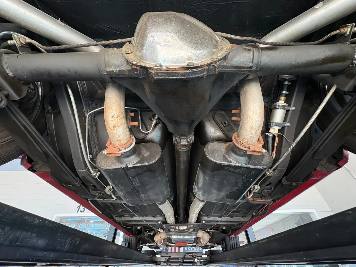 Vehicle photo 46