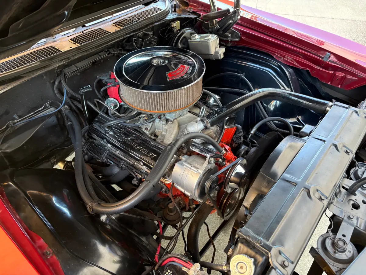 Vehicle photo 31