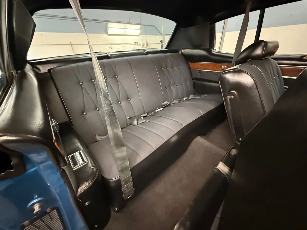 Vehicle photo 34