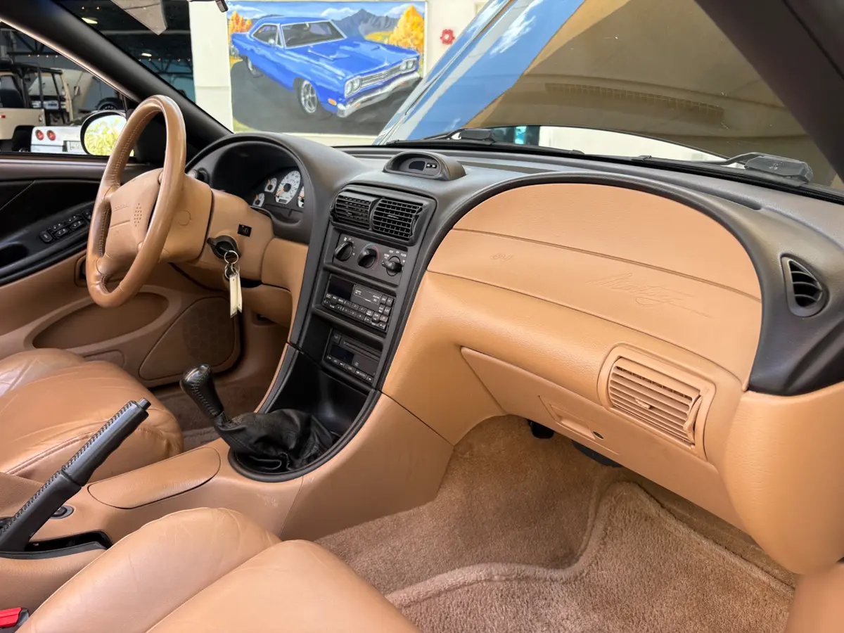 Vehicle photo 43