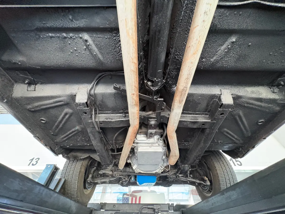 Vehicle photo 50
