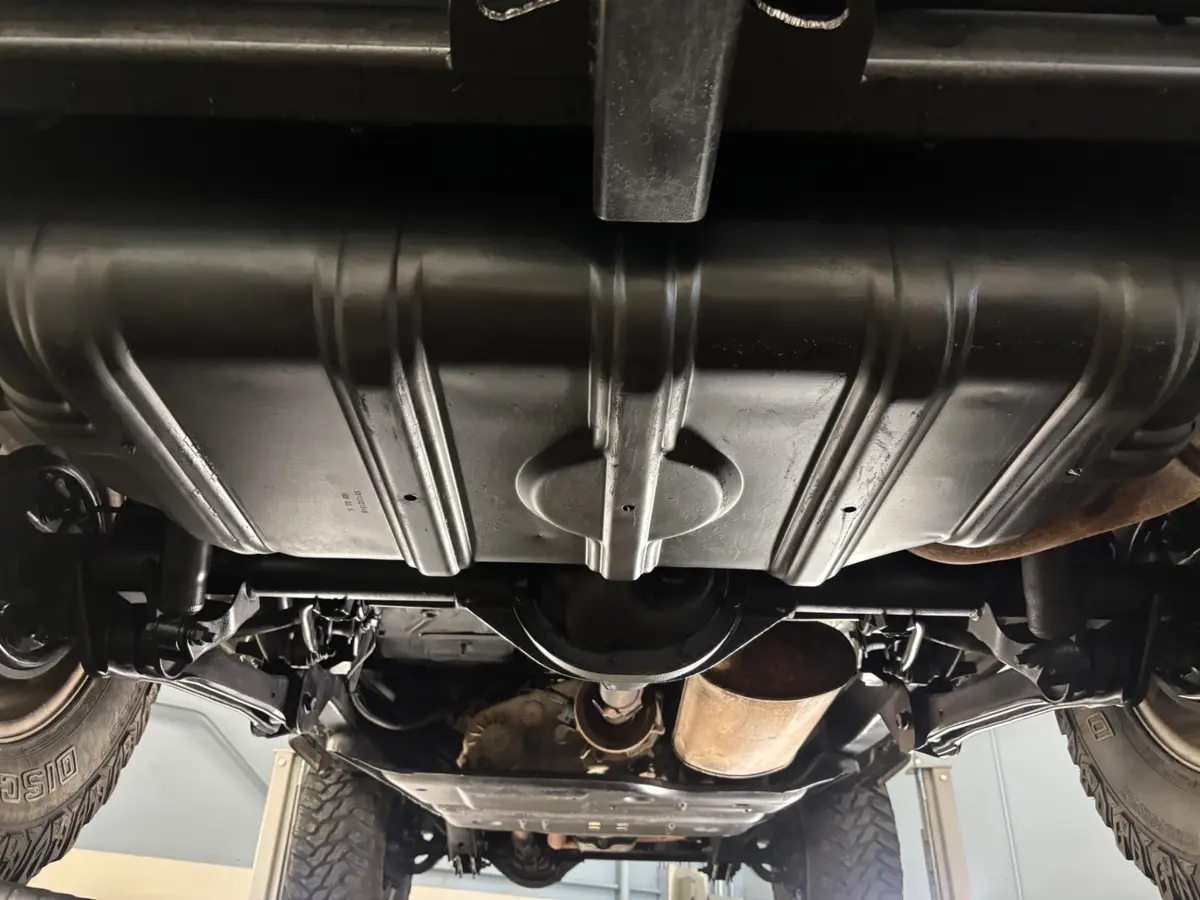 Vehicle photo 32
