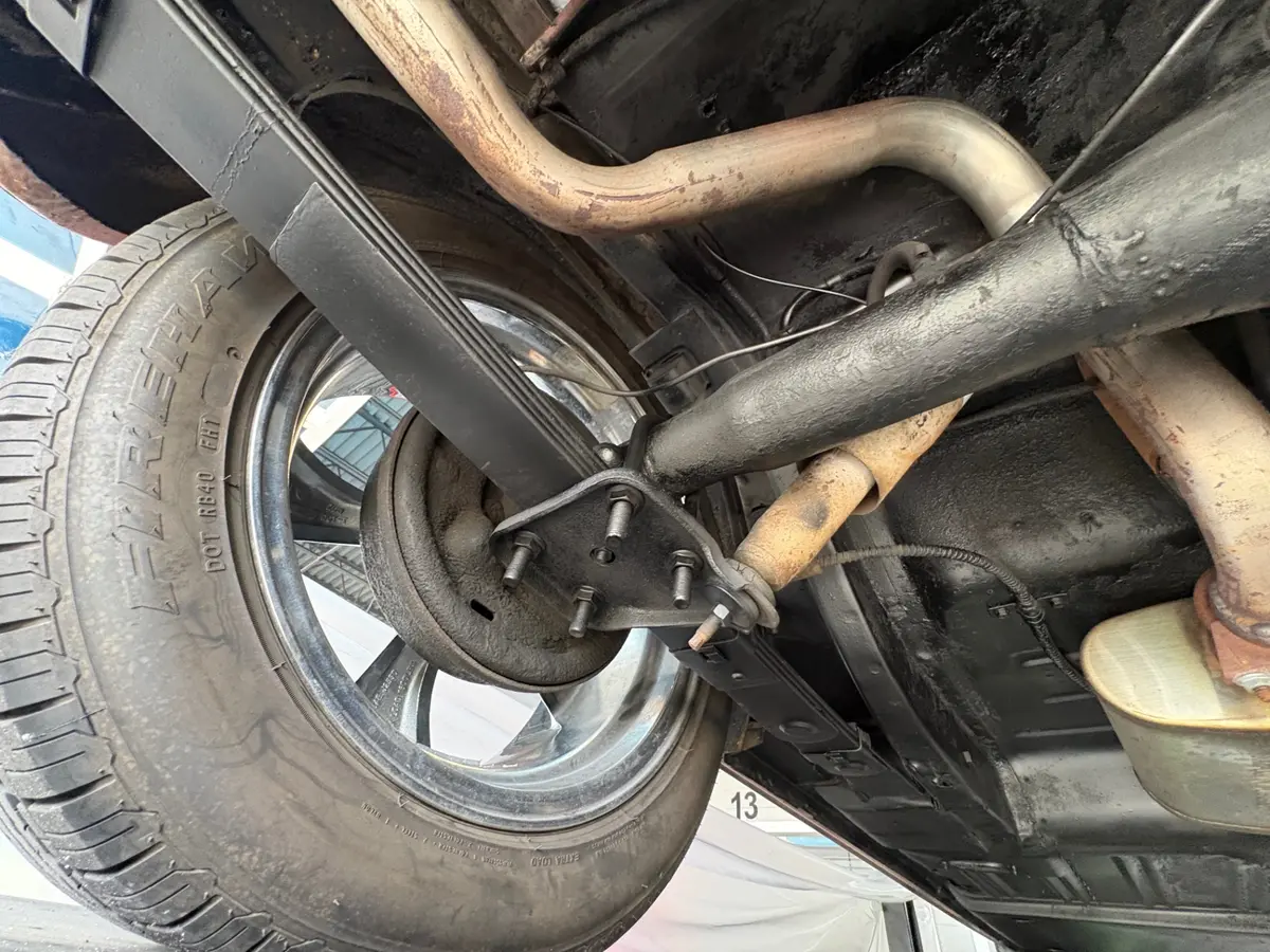Vehicle photo 52
