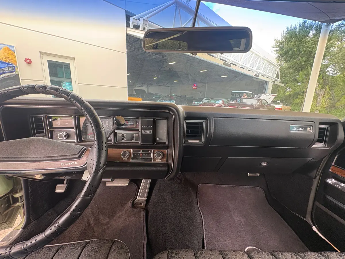 Vehicle photo 39