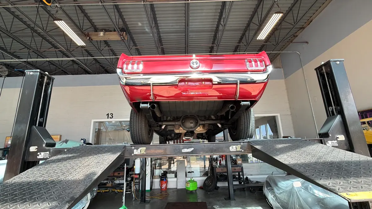 Vehicle photo 43