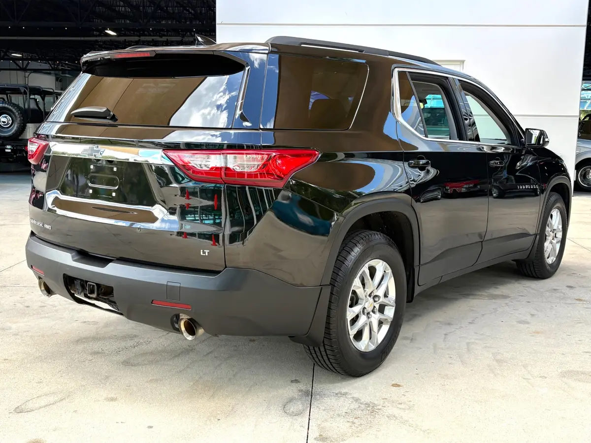 Vehicle photo 6