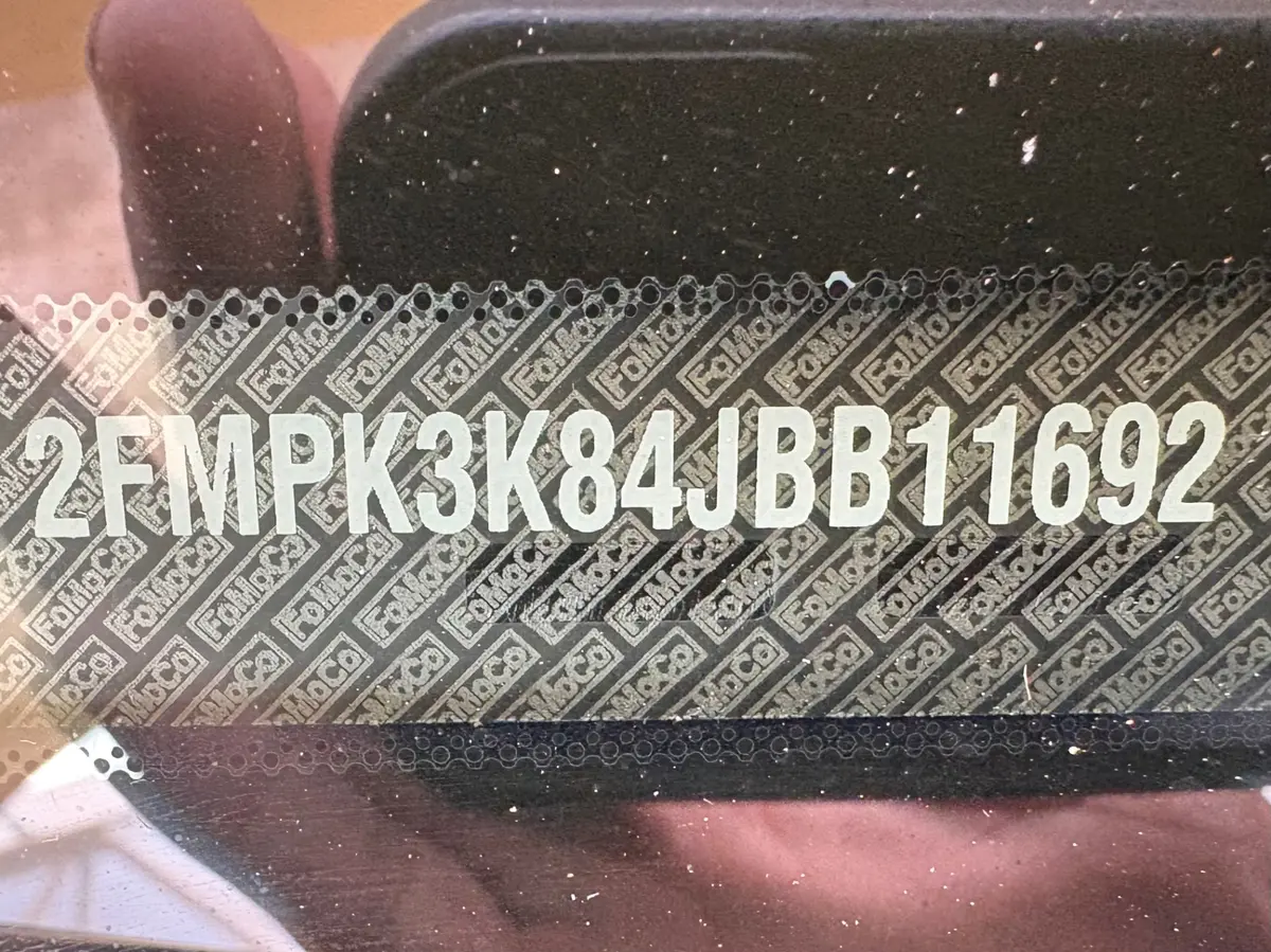 Vehicle photo 23