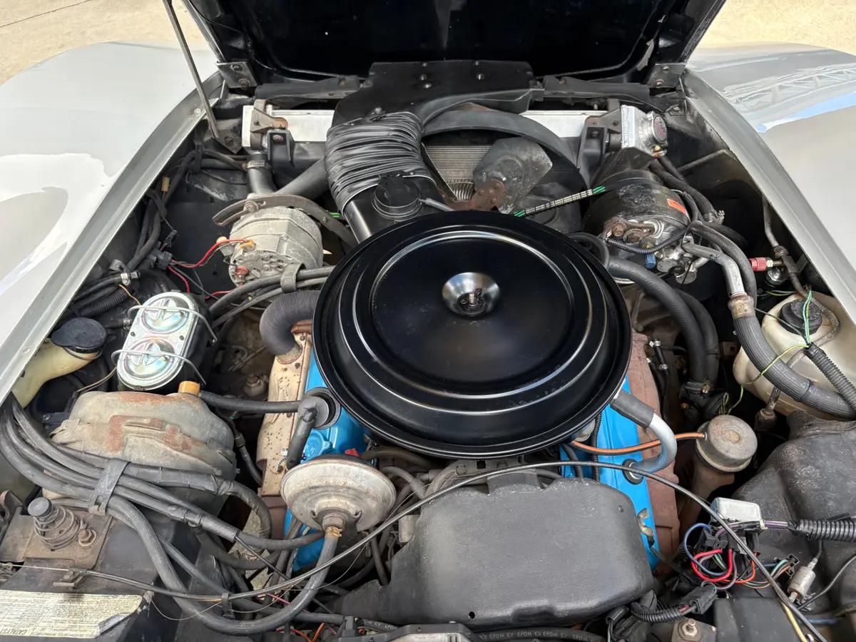 Vehicle photo 29