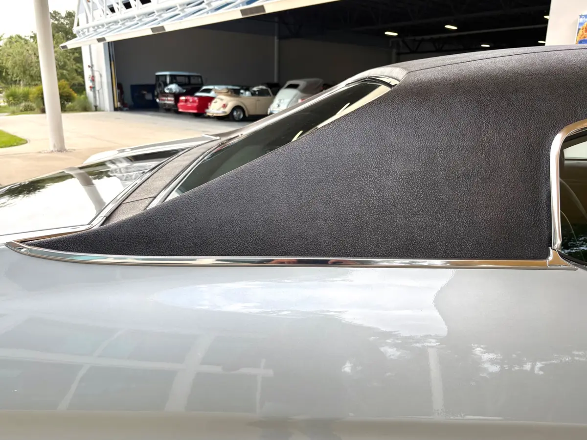 Vehicle photo 24