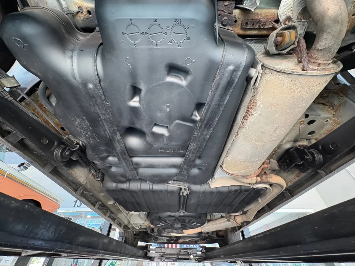 Vehicle photo 42