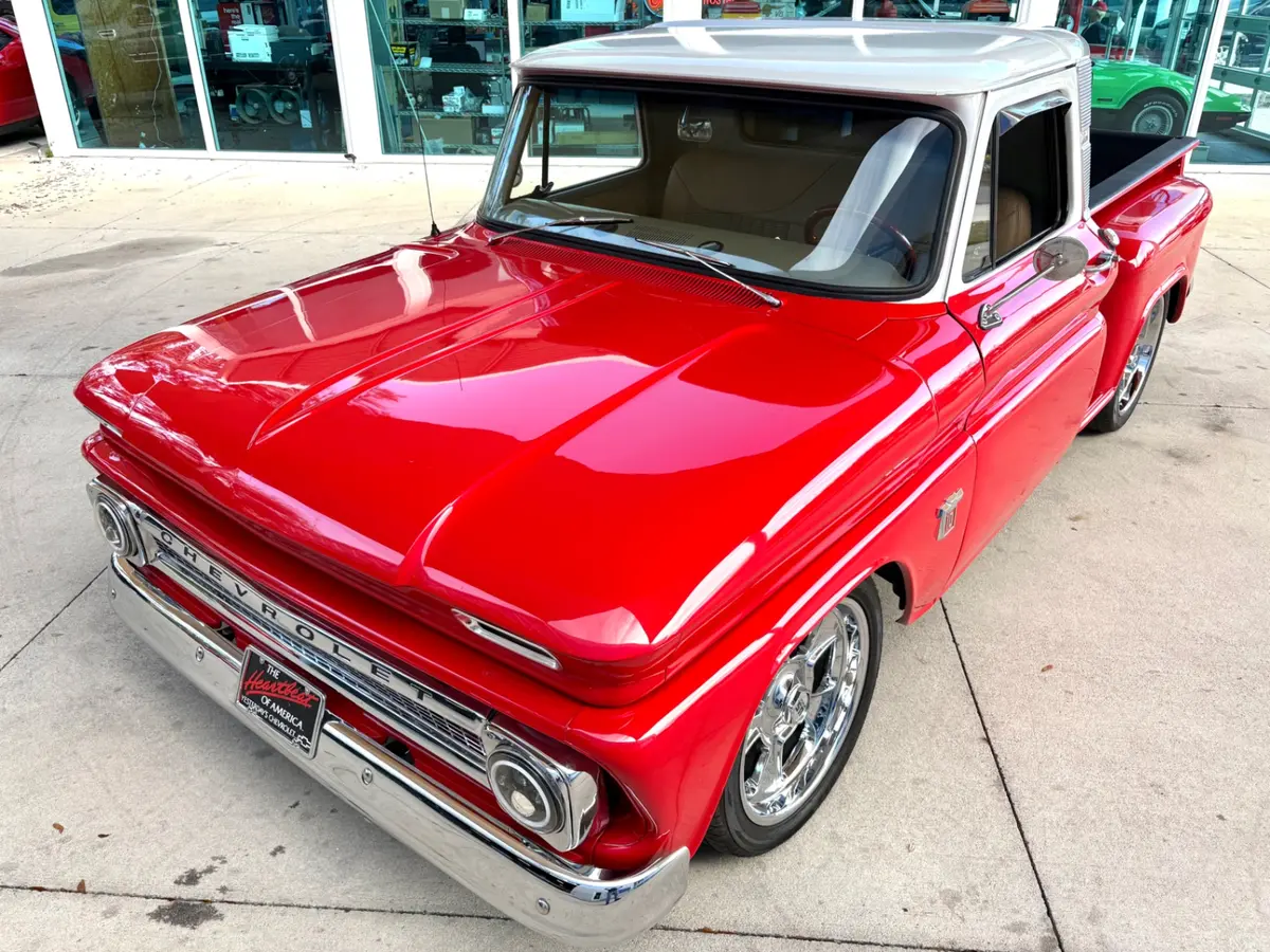 Vehicle photo 20