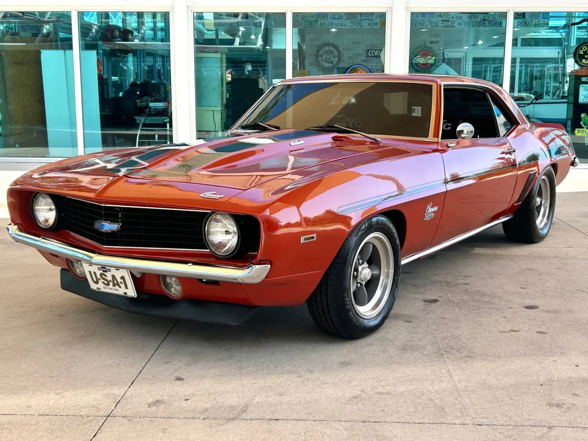 Vehicle photo 12