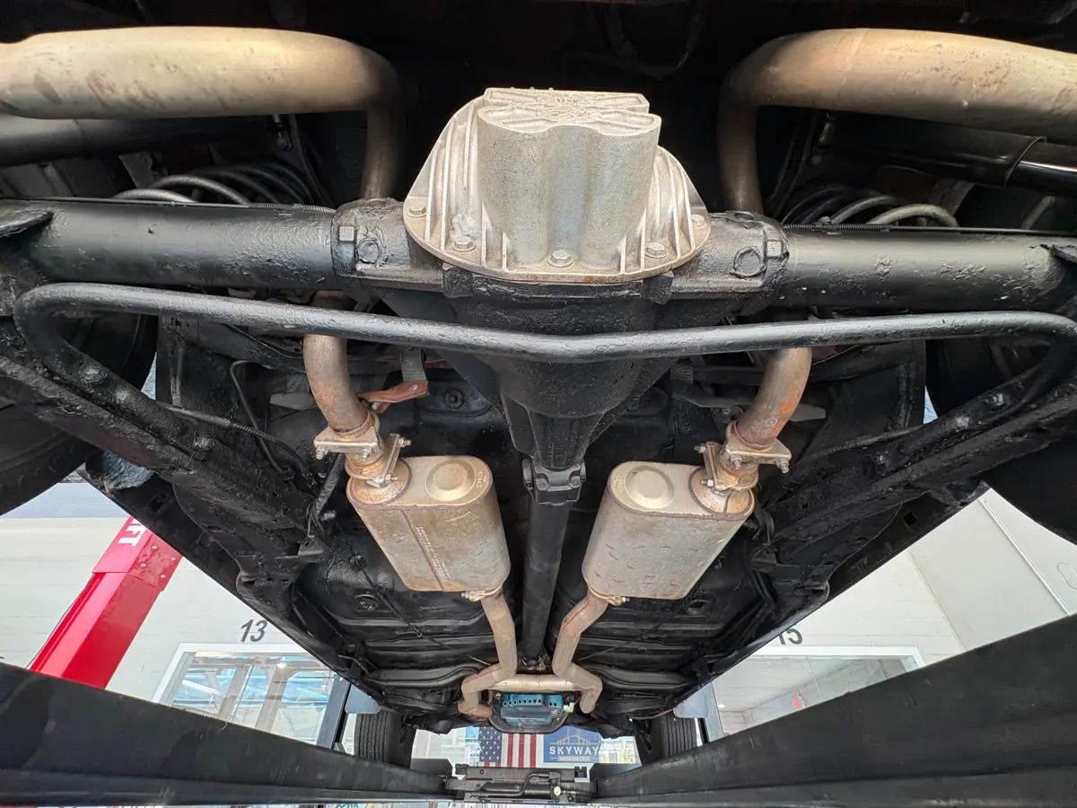 Vehicle photo 52