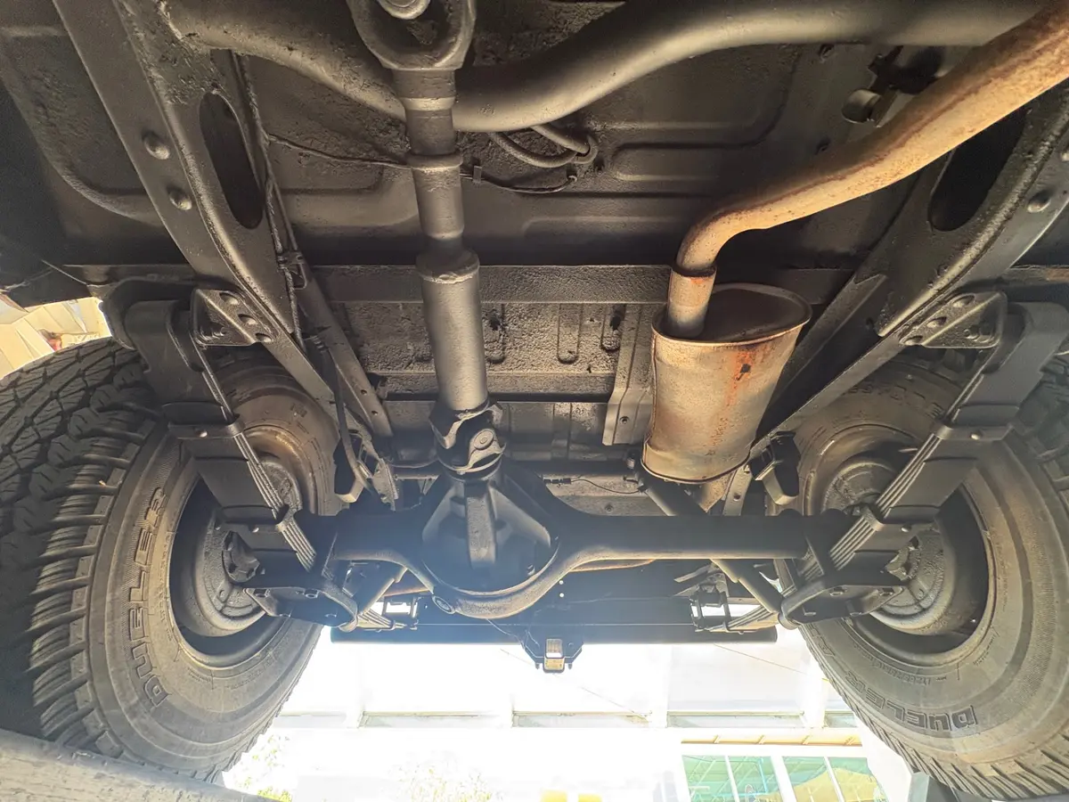 Vehicle photo 54