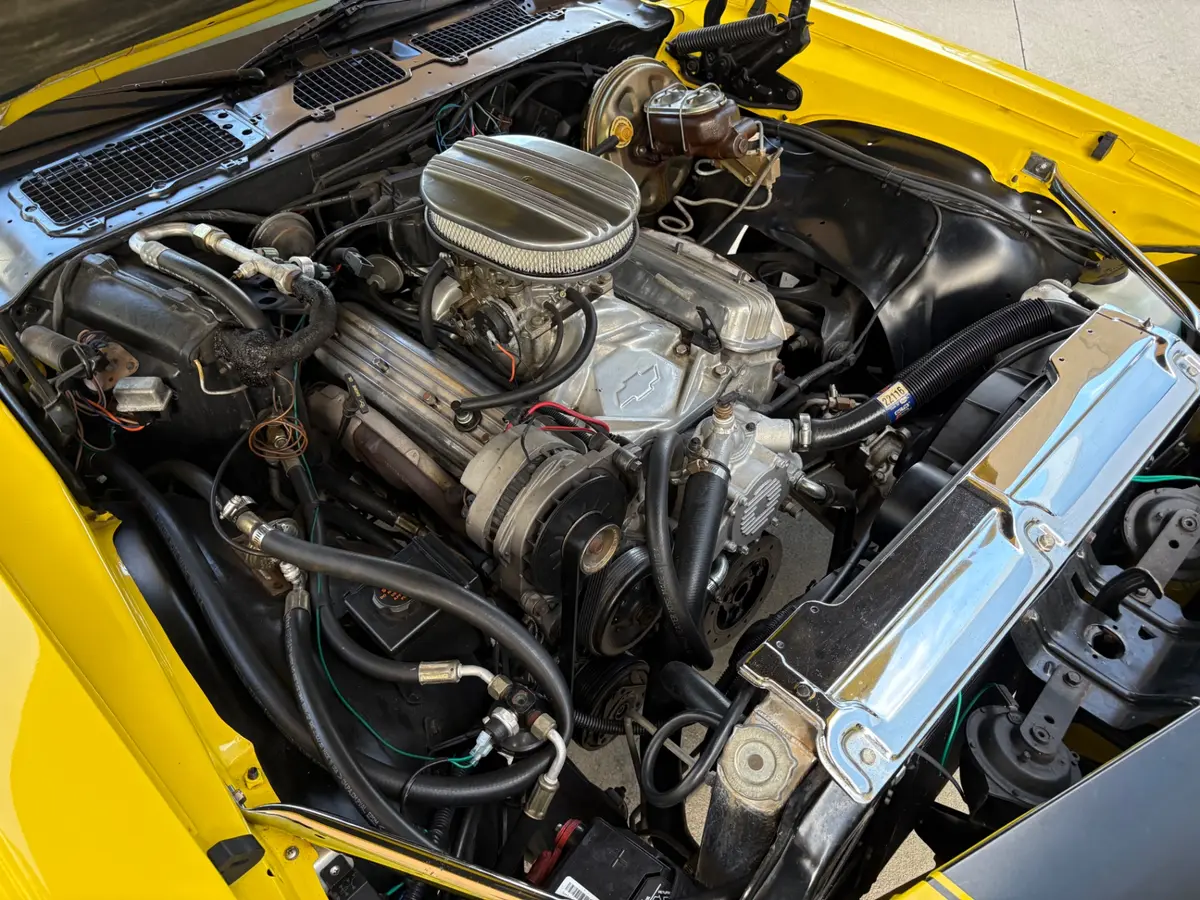 Vehicle photo 25