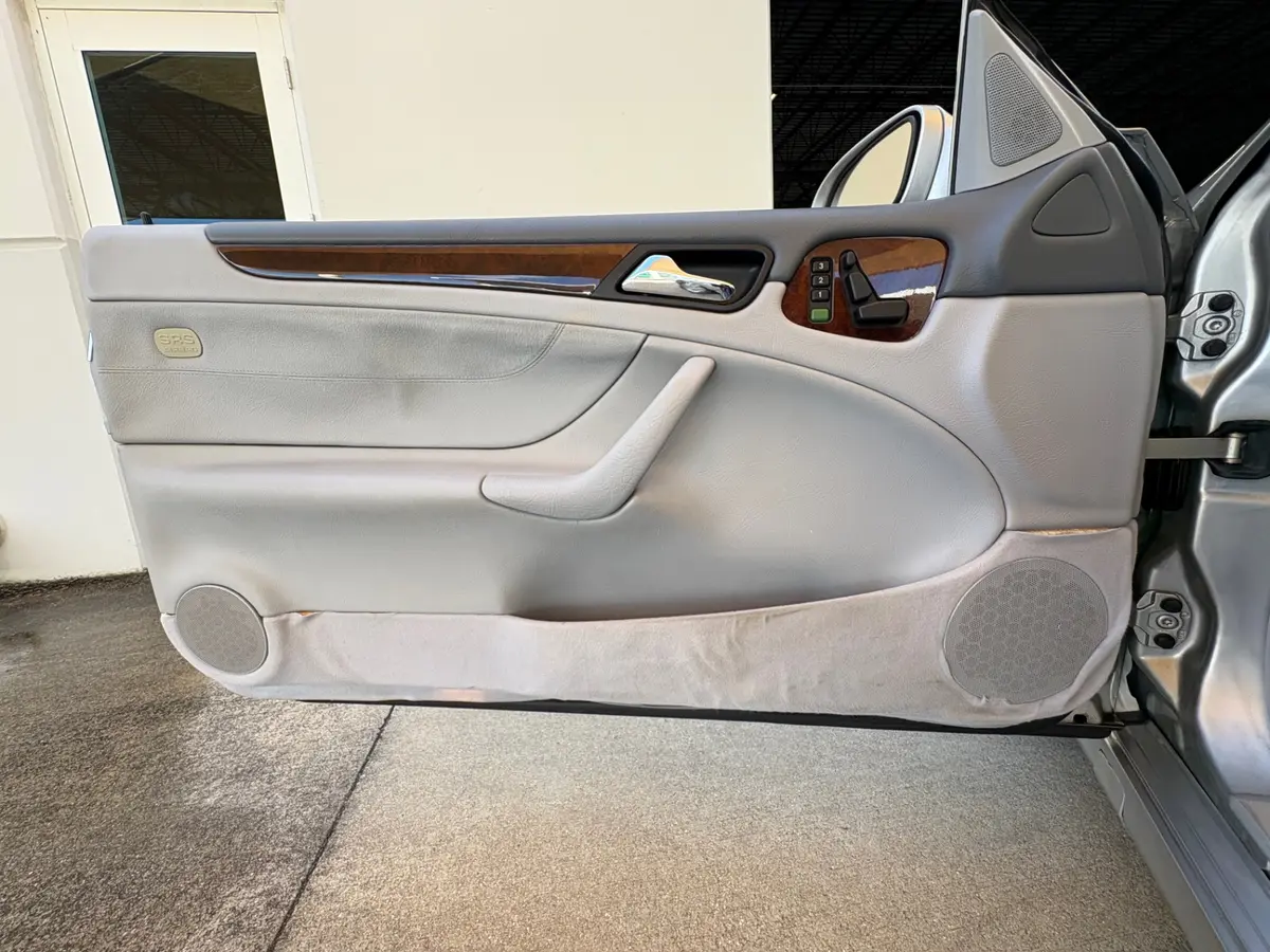 Vehicle photo 35