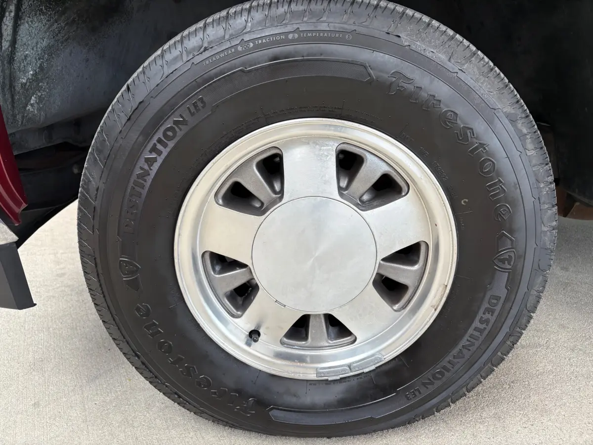 Vehicle photo 21