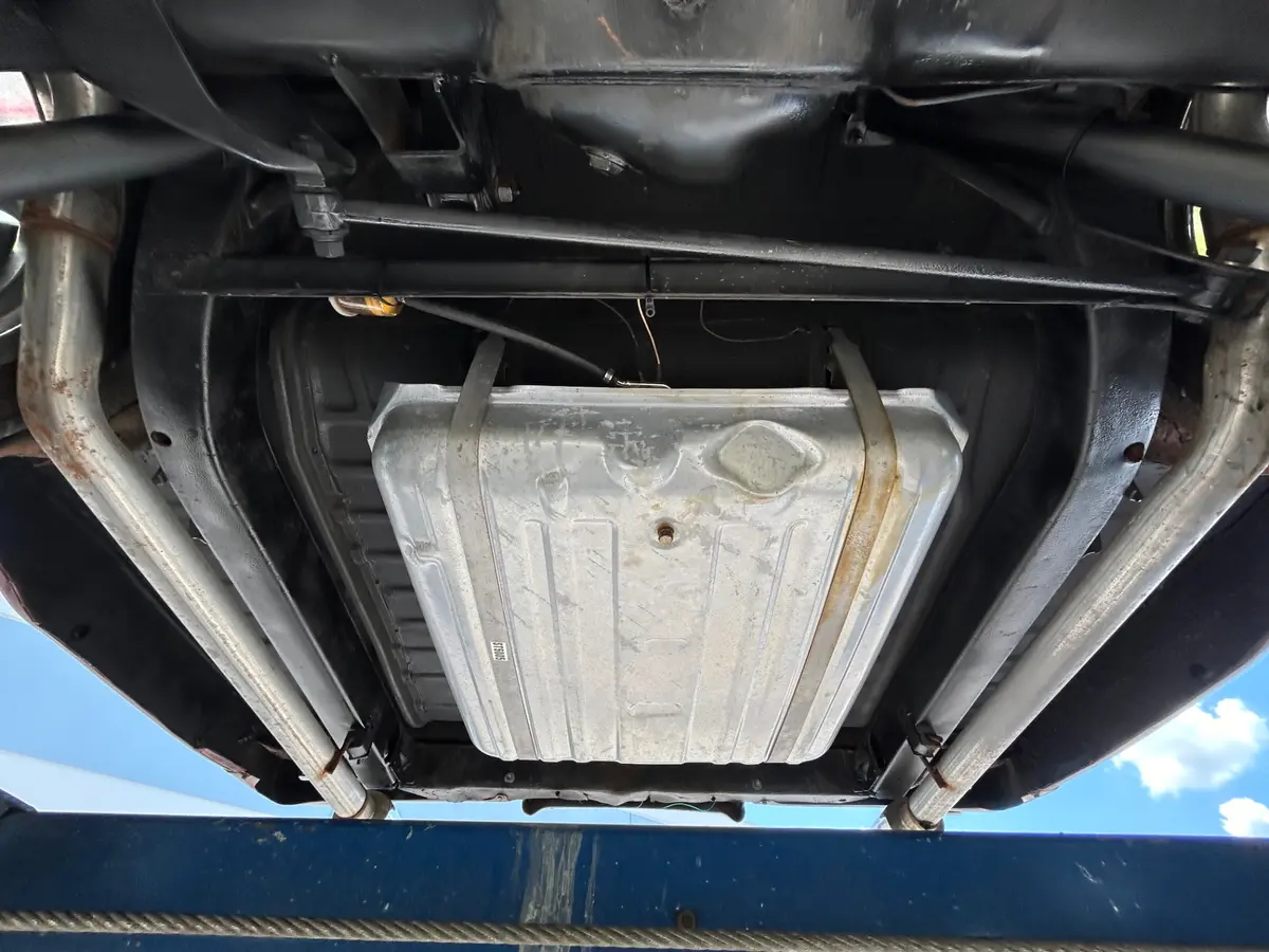 Vehicle photo 52
