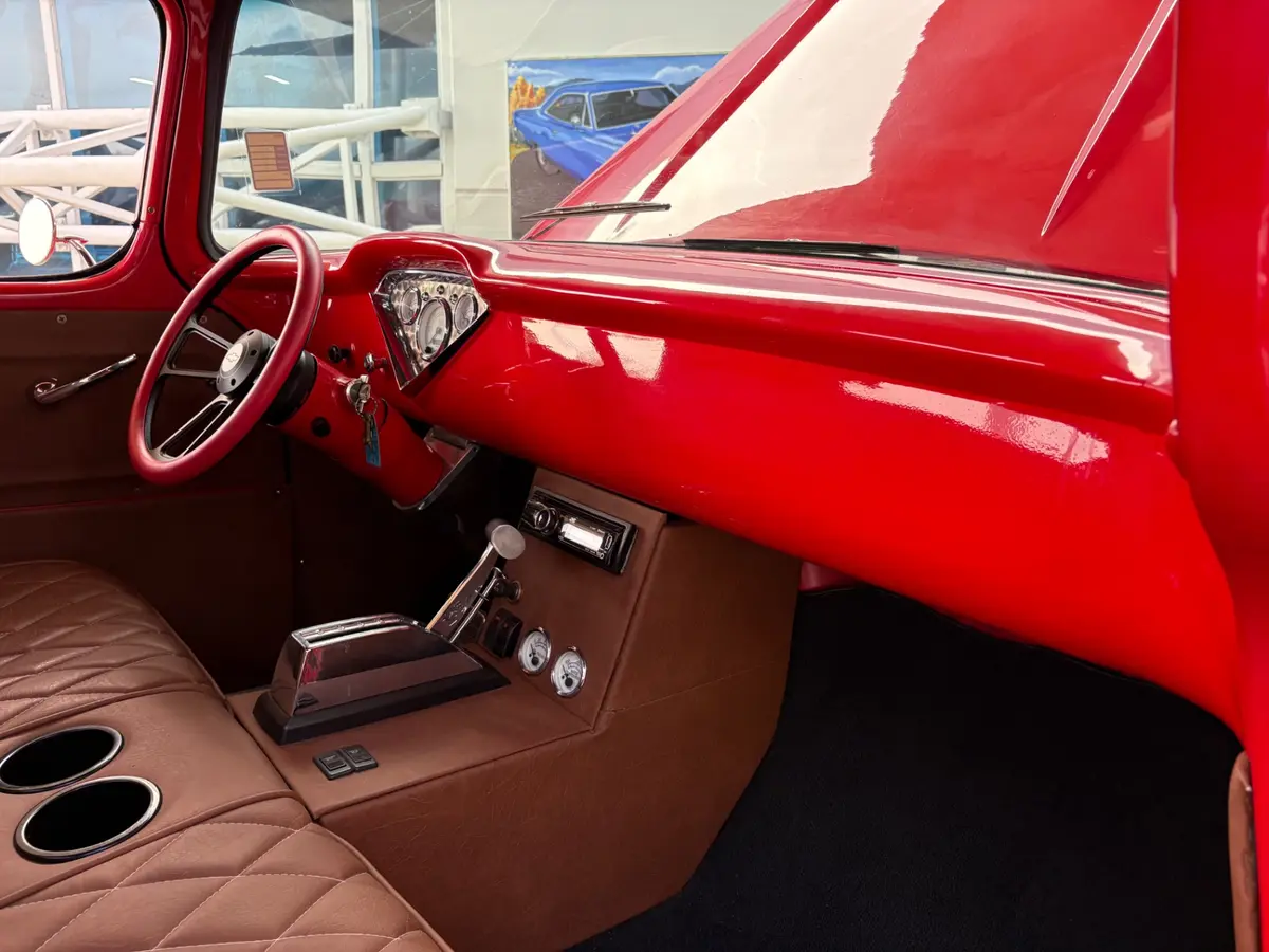 Vehicle photo 35