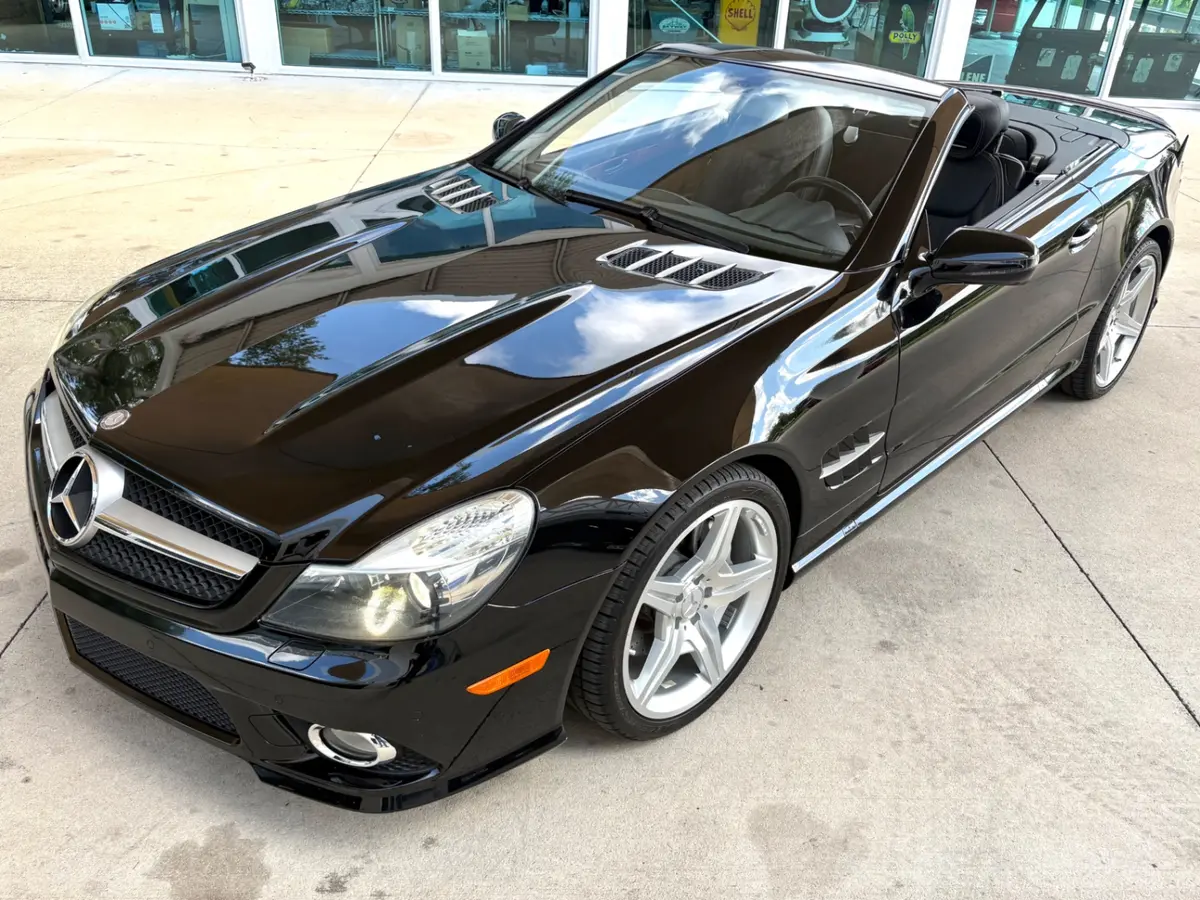 Vehicle photo 20