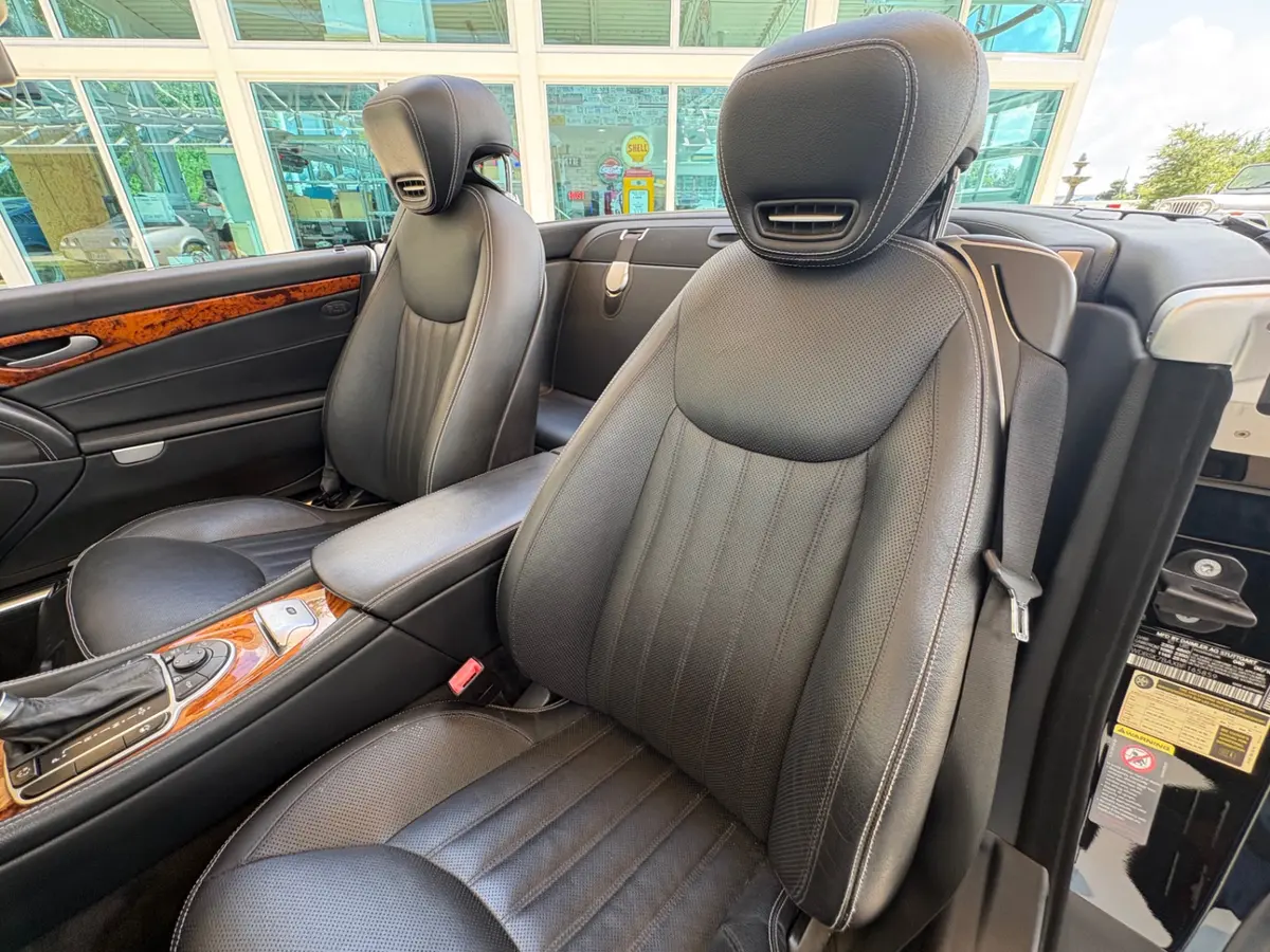Vehicle photo 40
