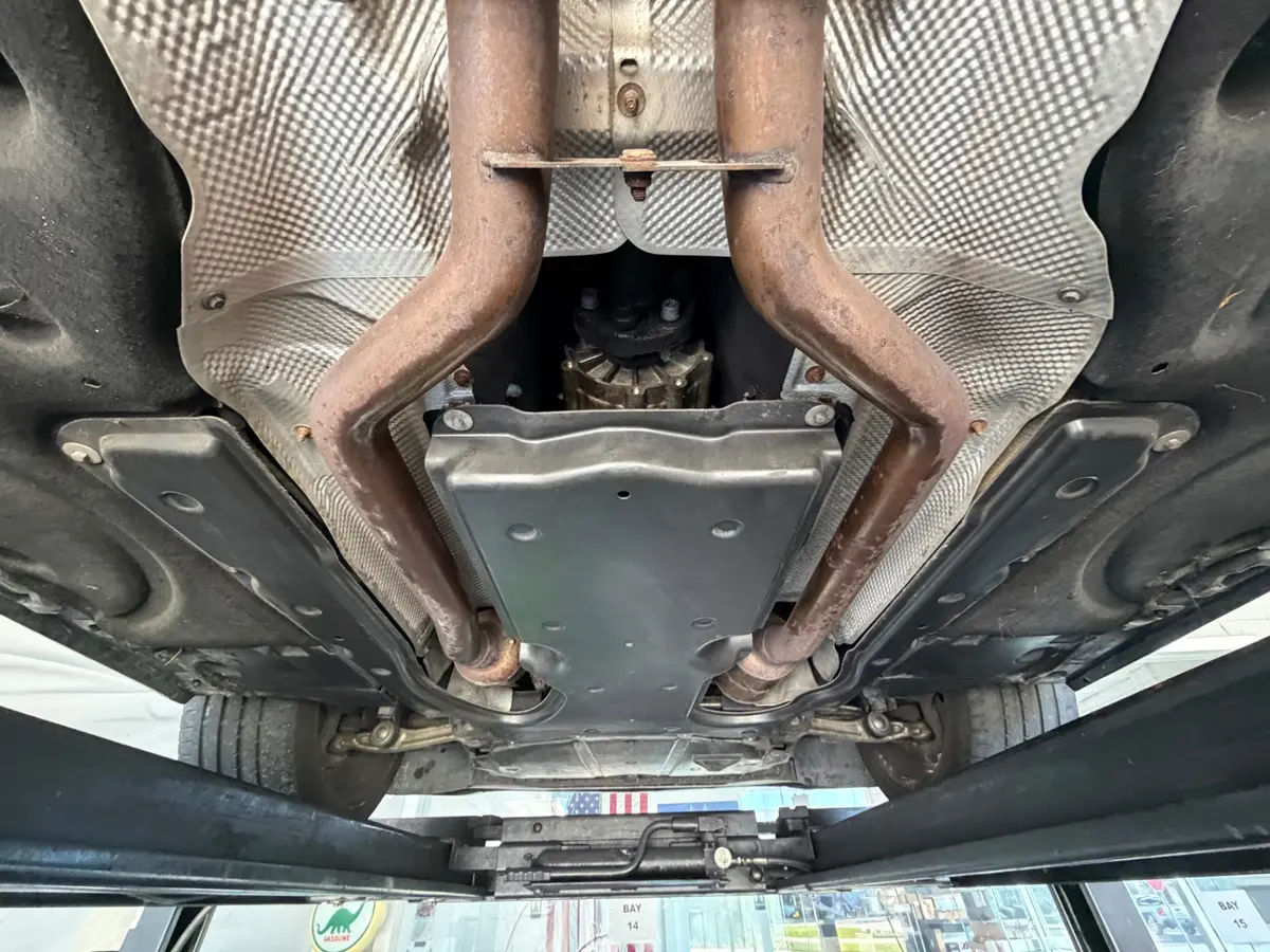 Vehicle photo 52