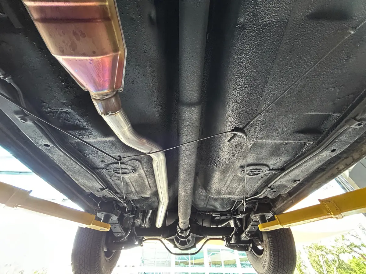 Vehicle photo 54