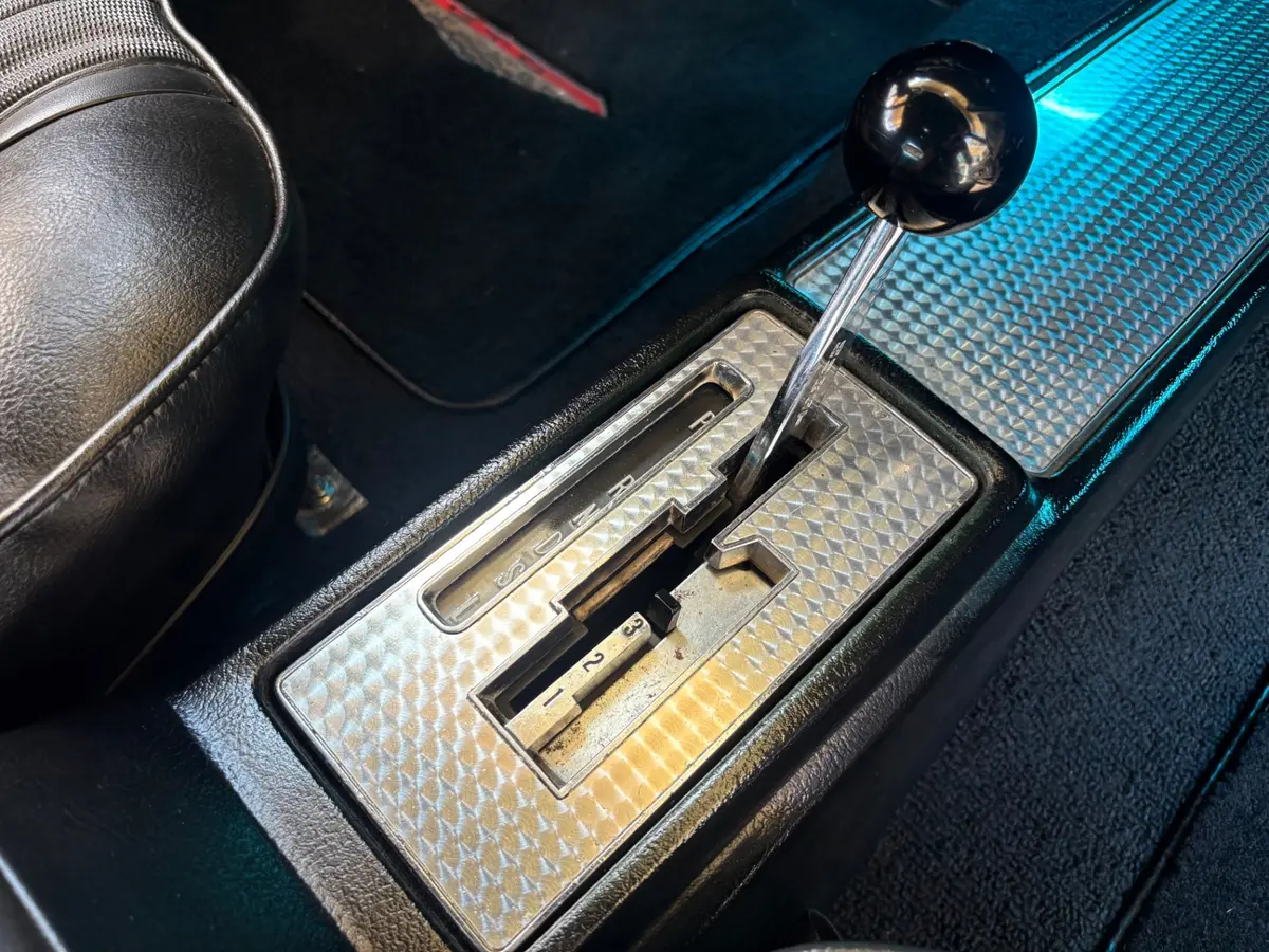 Vehicle photo 46