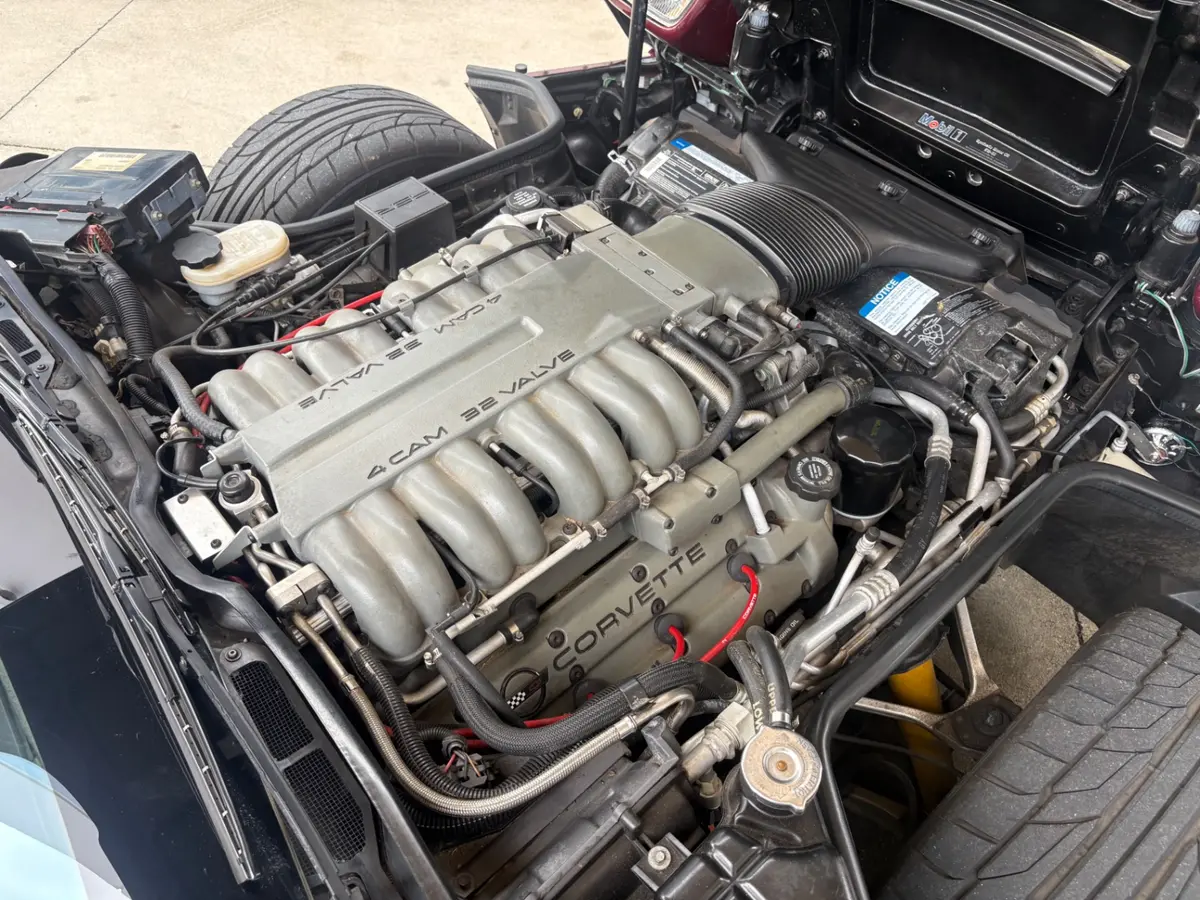 Vehicle photo 26