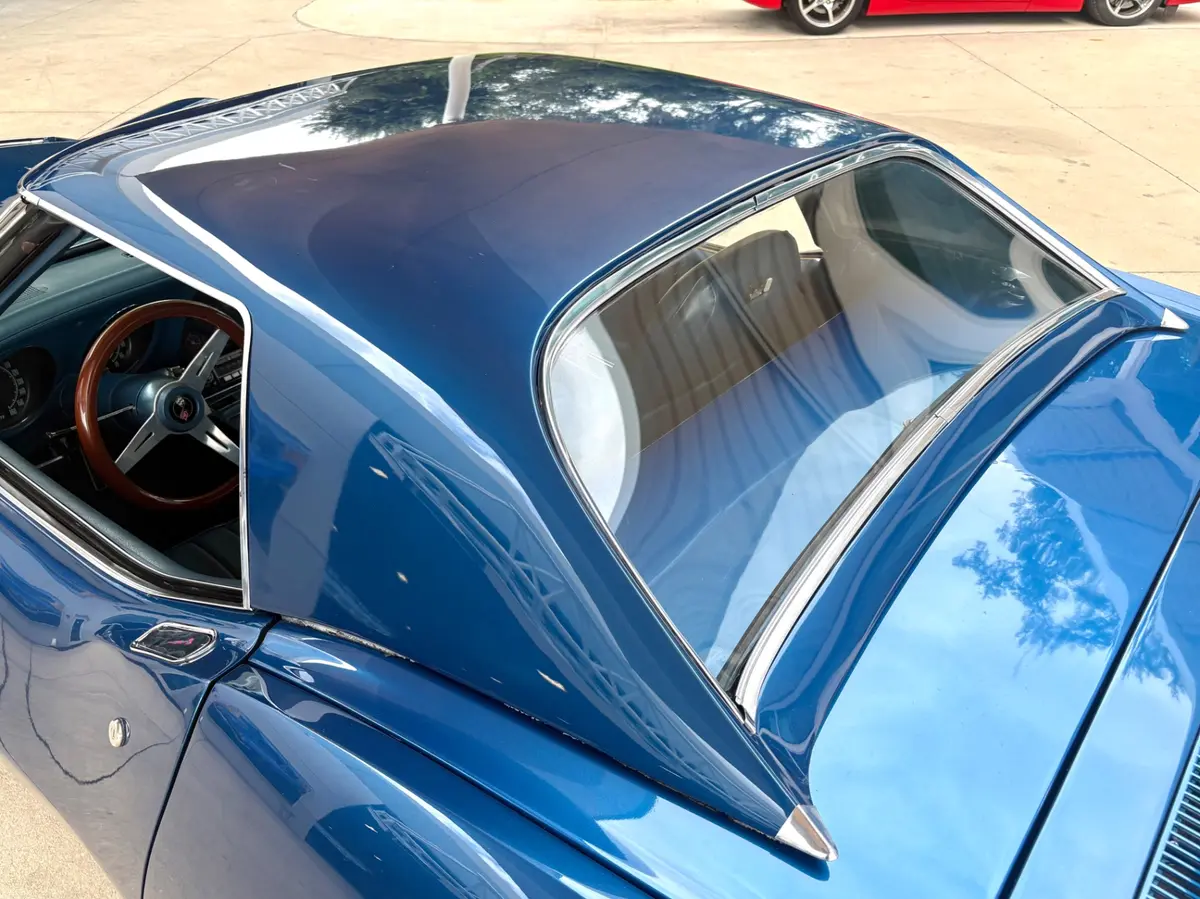 Vehicle photo 24