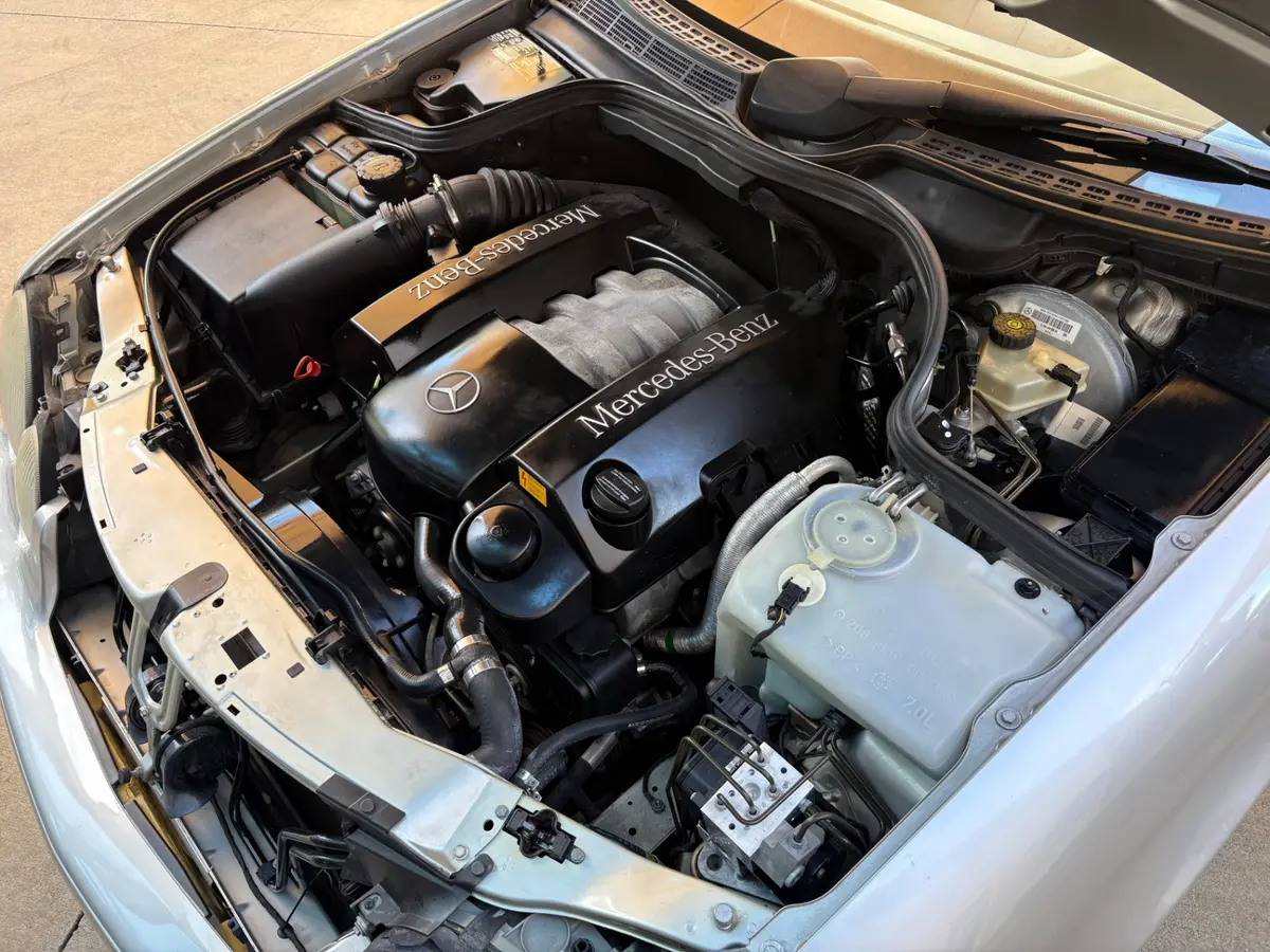Vehicle photo 33